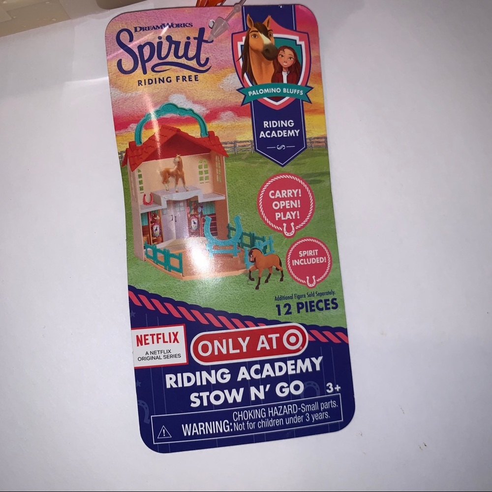 Spirit Riding Free Stow 'n Go Barn Playset - Picture 2 of 3